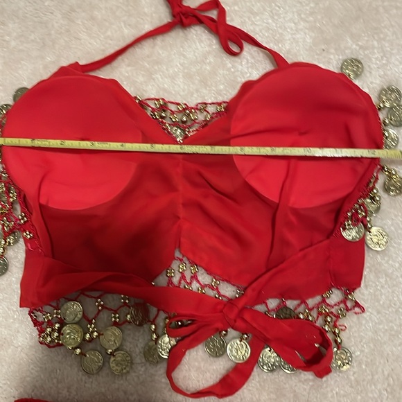Belly dancing costume belah in red with gold accents - Picture 9 of 9